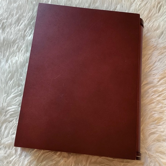 Studio Collection Wooden Photo Album — Holds 200 Photos (4 x 6”) - Picture 7 of 10